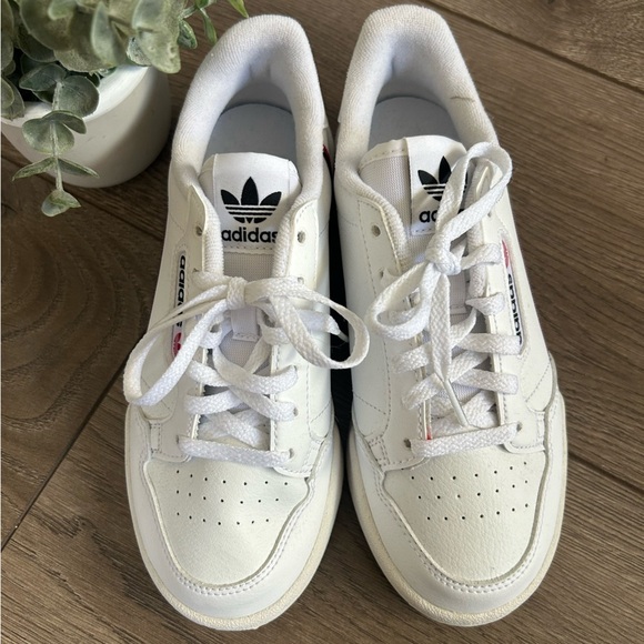 Adidas Kids White and Navy Sneakers Size 3 1/2 - Picture 2 of 9
